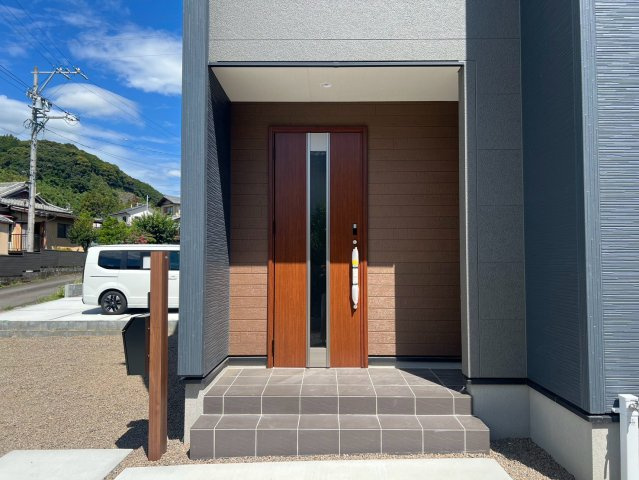 島田市金谷根岸町／　新築戸建のエントランス