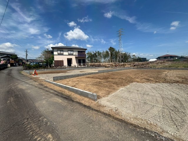 島田市金谷根岸町／　新築戸建の前面道路含む現地写真