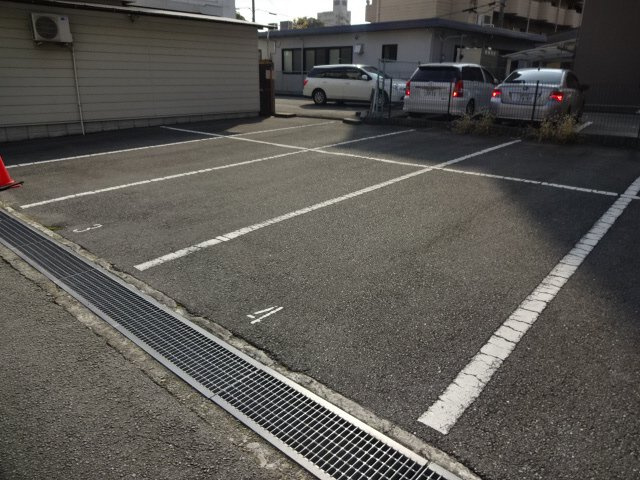 Maison Asahiの駐車場