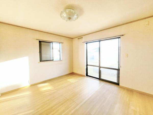 【洋室】 | 東金市広瀬　中古戸建 | 2階　洋室　9畳