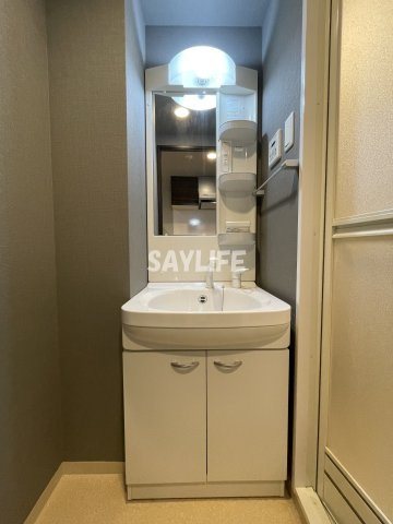 Luxe布施駅前の洗面所