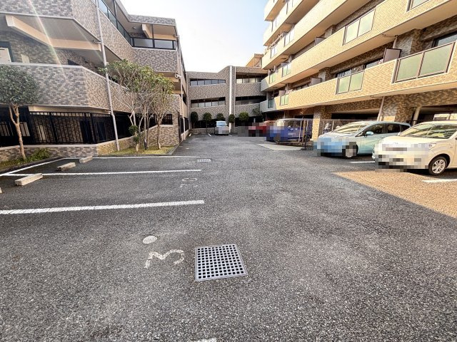 【駐車場】