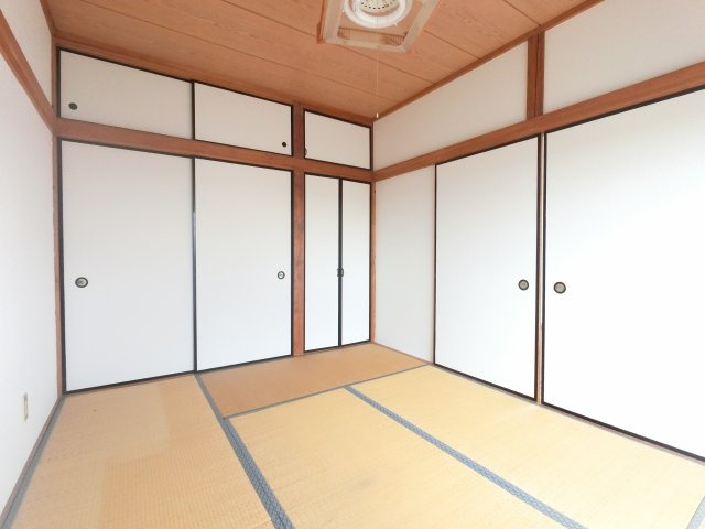 【寝室】