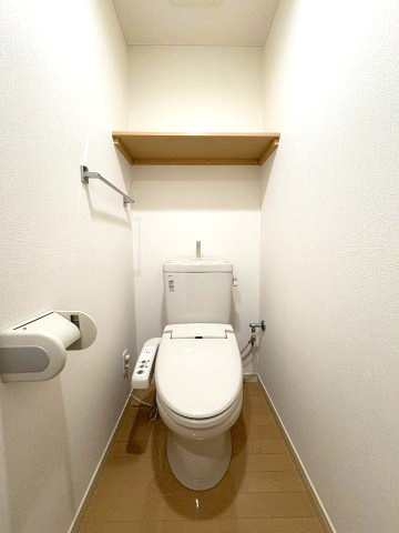 コルトーナ壱番館のトイレ|入居中につき、同タイプのお部屋の参考写真となります