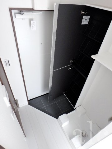 グランクオール中野新橋の玄関