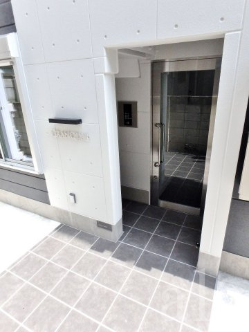 グランクオール中野新橋のエントランス