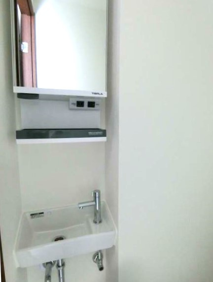 グランクオール中野新橋の独立洗面台
