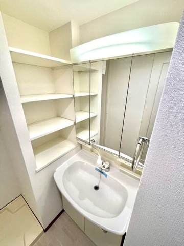 新品家具付きマンション岩本町1A(KaGood東京)の洗面所