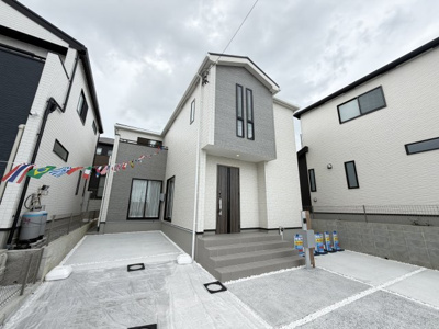 【外観】 | 沖縄市明道（全8棟）モデル7号棟 | 7号棟　駐車4台可♪家具・エアコン・外構含まれます♪