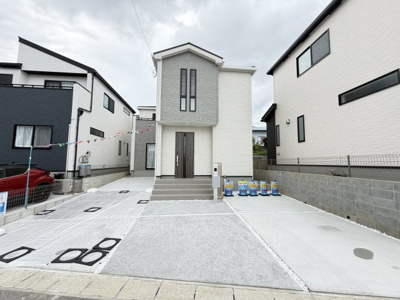 【外観】 | 沖縄市明道（全8棟）モデル7号棟 | 7号棟　駐車4台可♪家具・エアコン・外構含まれます♪