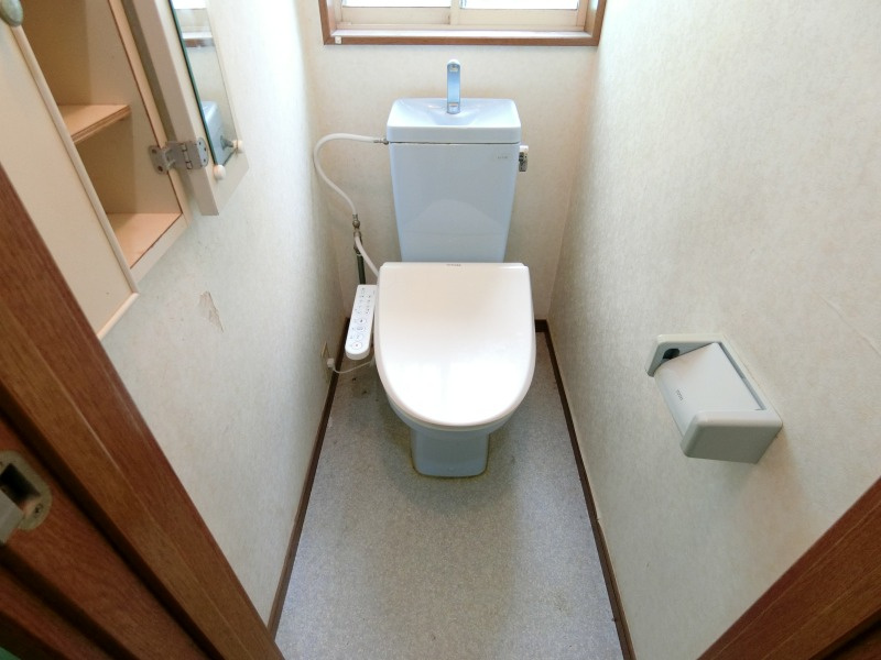 あきる野市雨間　オール電化付中古戸建のトイレ|1階トイレ