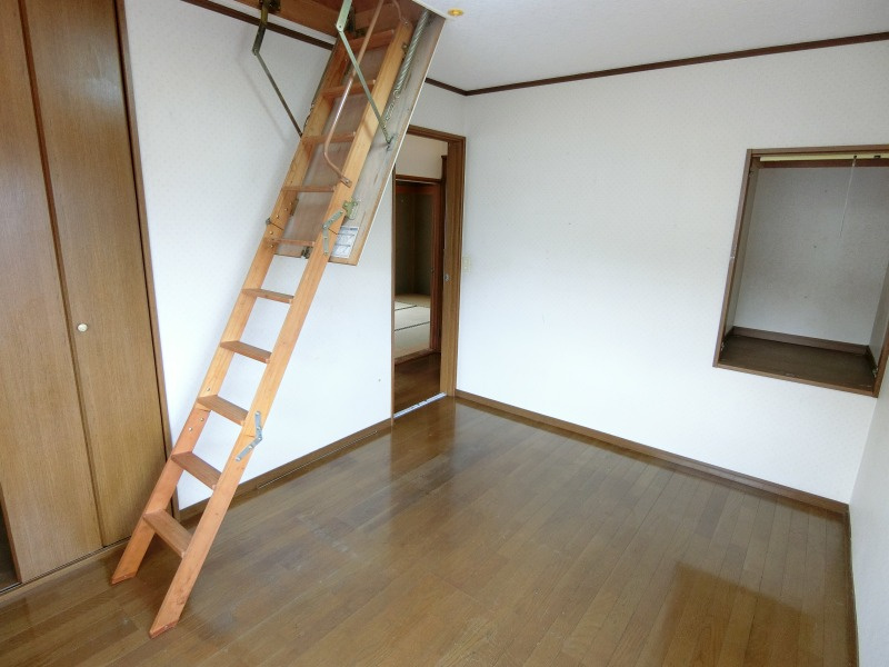 あきる野市雨間　オール電化付中古戸建の洋室|2階洋室