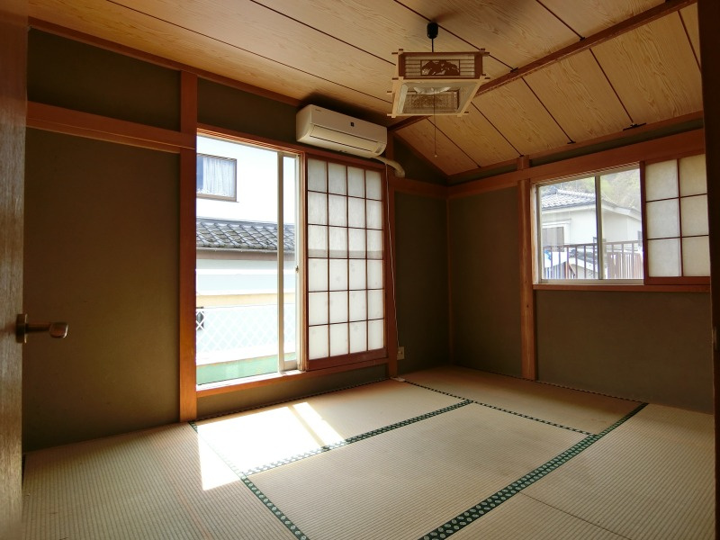 あきる野市雨間　オール電化付中古戸建の和室|2階和室