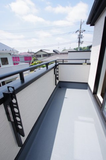 【バルコニー】 | 【仲介手数料無料！！】日野市上田　新築戸建て（全5棟）4号棟　4780万円
