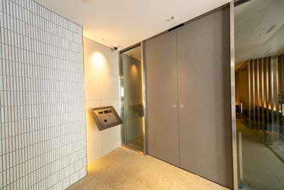 パークアクシス御茶ノ水ヒルトップのエントランス