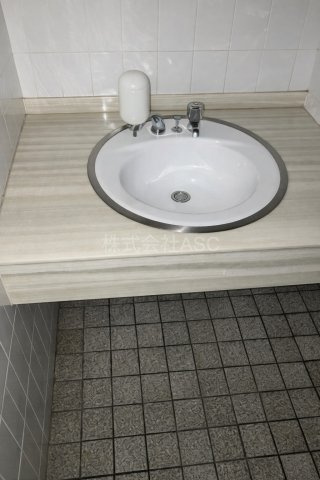 ＩDビル　テナントの洗面所