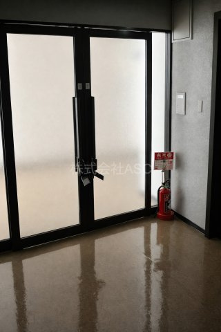 ＩDビル　テナントのエントランス