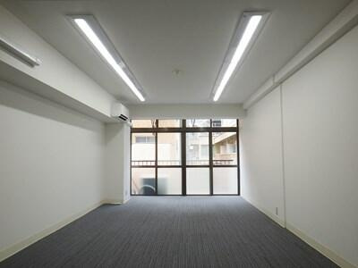 【居間・リビング】 | サンロイヤル五反田 | ゆったり過ごせる居間です
