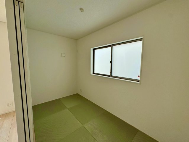 クレイドルガーデンうるま市塩屋 第１・3号棟の和室|生活に和の趣をもたらす畳の部屋４帖