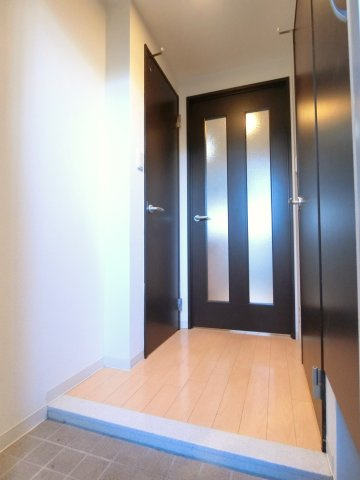 デルスールラローザの玄関