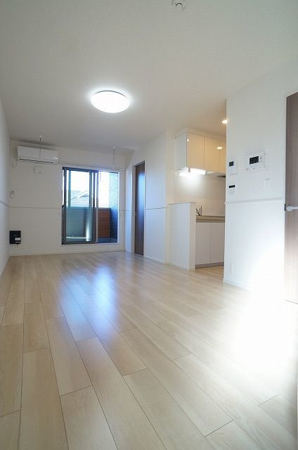 サニーガーデンの居間・リビング