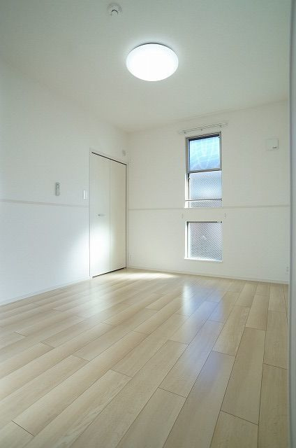 サニーガーデンの洋室