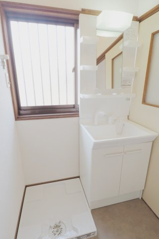 ファミーユ天満A棟戸建ての独立洗面台