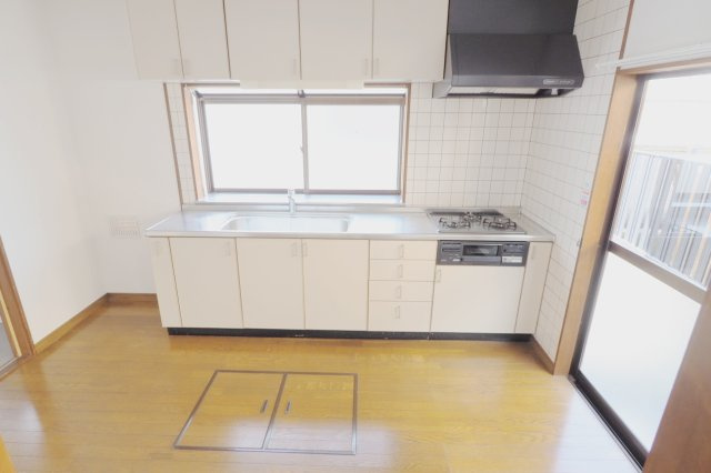 ファミーユ天満A棟戸建ての居間・リビング