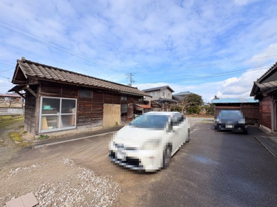 【駐車場】 | 新発田市真中　車庫・物置付き9DK