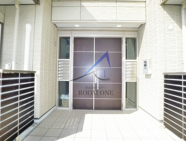 FIRST SCENE Ⅱ番館のエントランス|エントランスです。