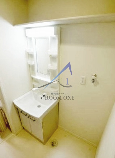 FIRST SCENE Ⅱ番館の洗面所|洗面台です。