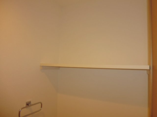 ハレレアのトイレ|棚