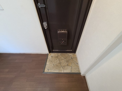【玄関】 | ローズマンション | きれいな玄関です