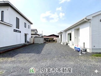 【駐車場】 | 佐野市堀込町中古住宅 | 横並びに3台駐車可能（車種による）