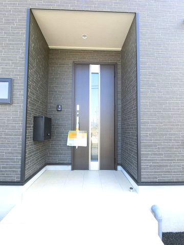 神埼市神埼町本堀第1　２号棟の玄関|きれいな玄関です