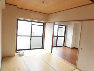 【居間・リビング】 | プリオール上新庄 | 明るい綺麗なお部屋です。