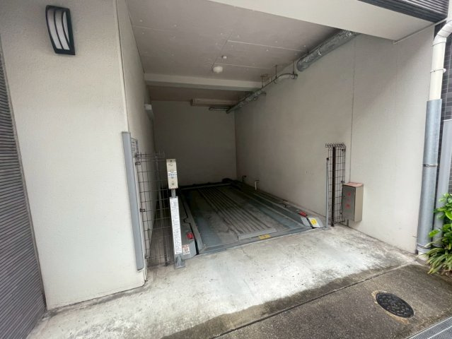 ルクレ西長堀の駐車場