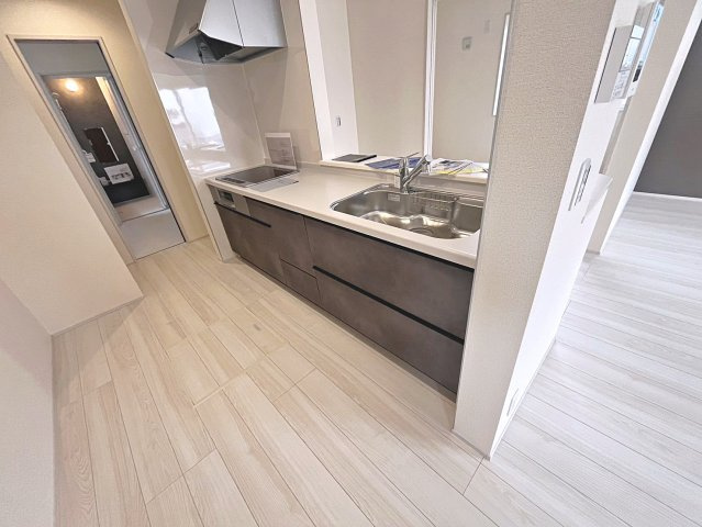 新築戸建・新築建売　福島市東浜町第5　福島第三小・福島第二中のキッチン|IHクッキングヒーターで火災の心配を軽減してくれます！