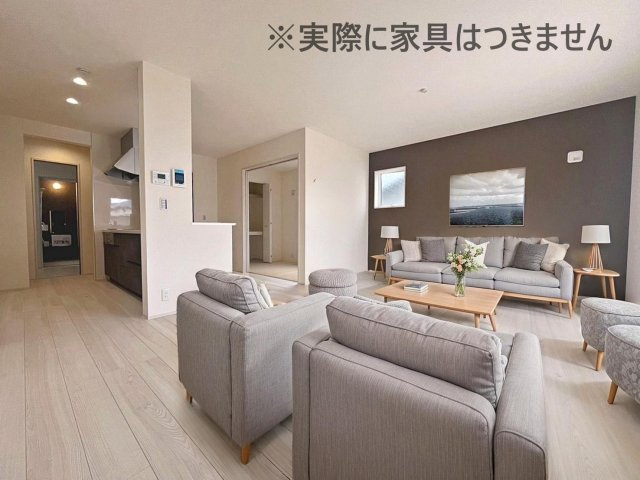 新築戸建・新築建売　福島市東浜町第5　福島第三小・福島第二中の居間・リビング|画像はバーチャルホームステージングの加工による演出で、実際の家具は付きません。