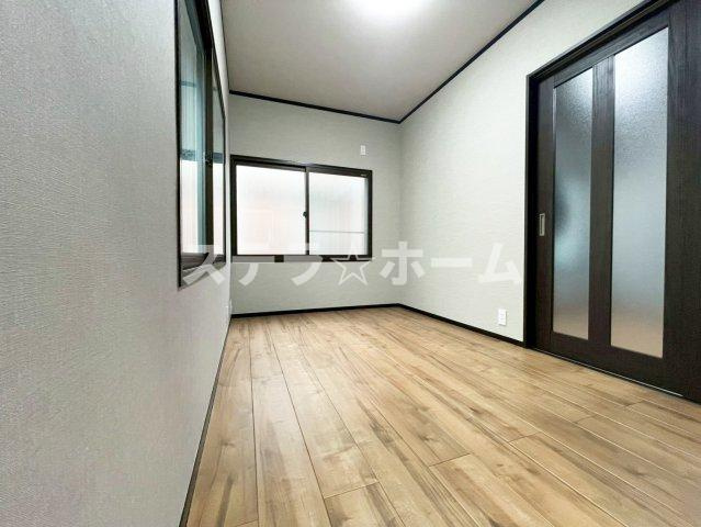 井高野4 中古戸建の洋室|広々とした洋室です