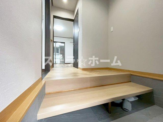 井高野4 中古戸建の玄関|きれいな玄関です