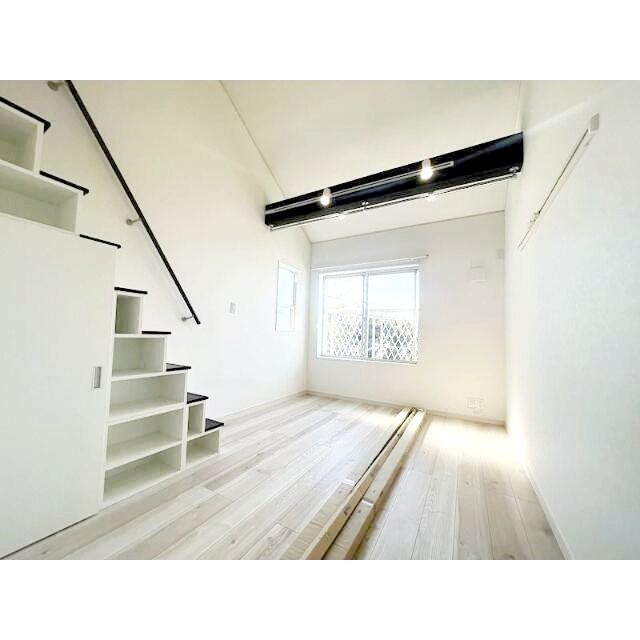 横浜市栄区笠間３丁目のアパートの居間・リビング