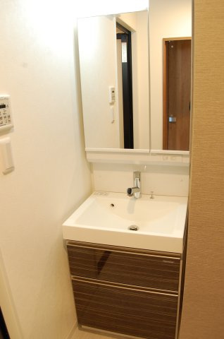 アンフィニⅩⅦマローネの洗面所