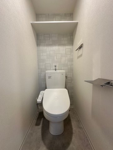 大阪市中央区谷町１丁目の賃貸マンションのトイレ