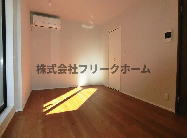 武蔵野市吉祥寺本町２丁目のアパートの居間・リビング