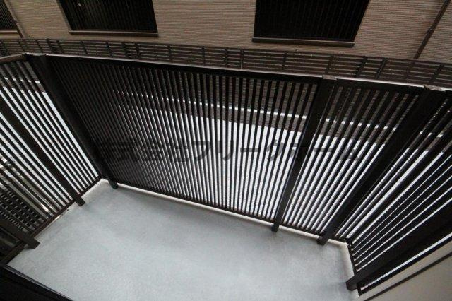 武蔵野市吉祥寺本町２丁目のアパートのバルコニー