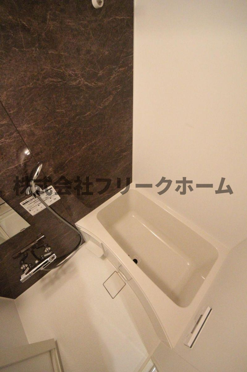 武蔵野市吉祥寺本町２丁目のアパートの浴室