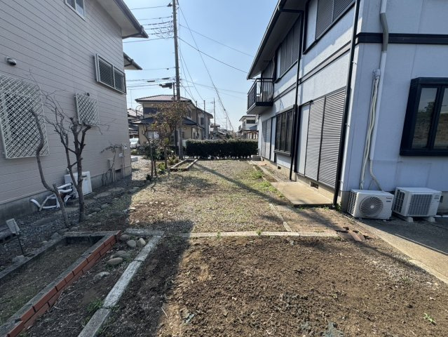 【角地】屋根外壁塗装・クロス貼替・庭,駐車場付きの河内郡の中古住宅の庭