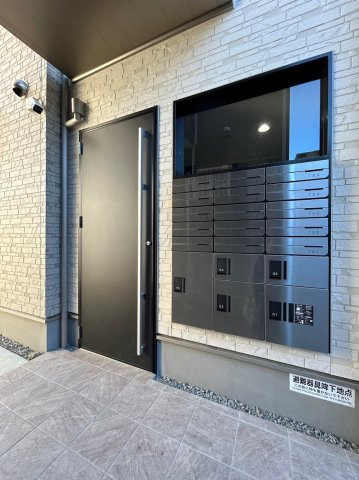 リバーサイド南摂津のエントランス