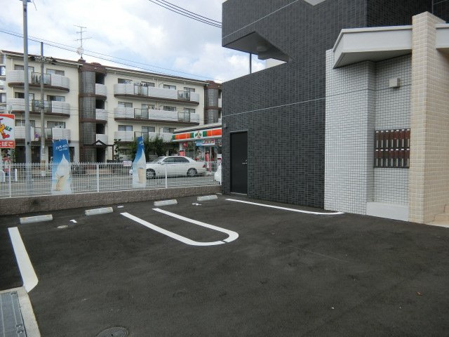 ル・ソレイユの駐車場